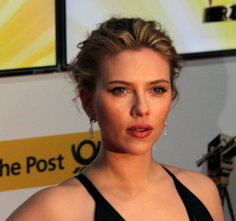 L'attrice Scarlett Johansson è inserita nella classifica 2021 del Time