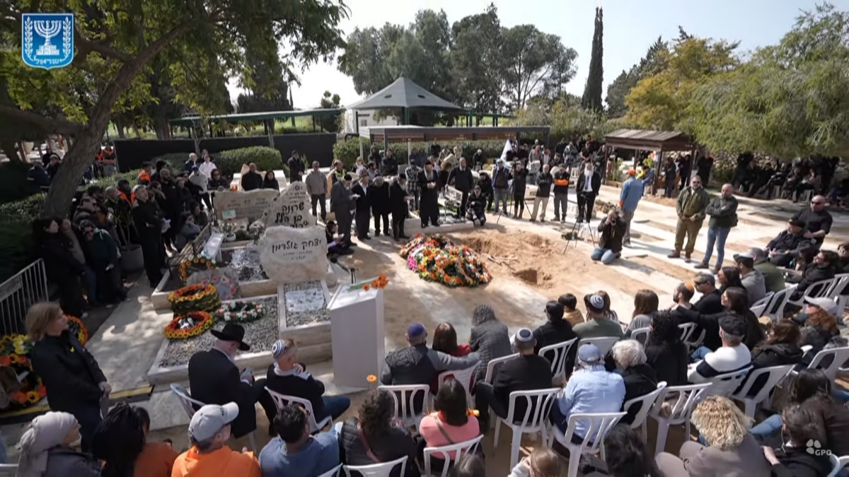 Funerale e cerimonia per Shiri, Kfir e Ariel Bibas